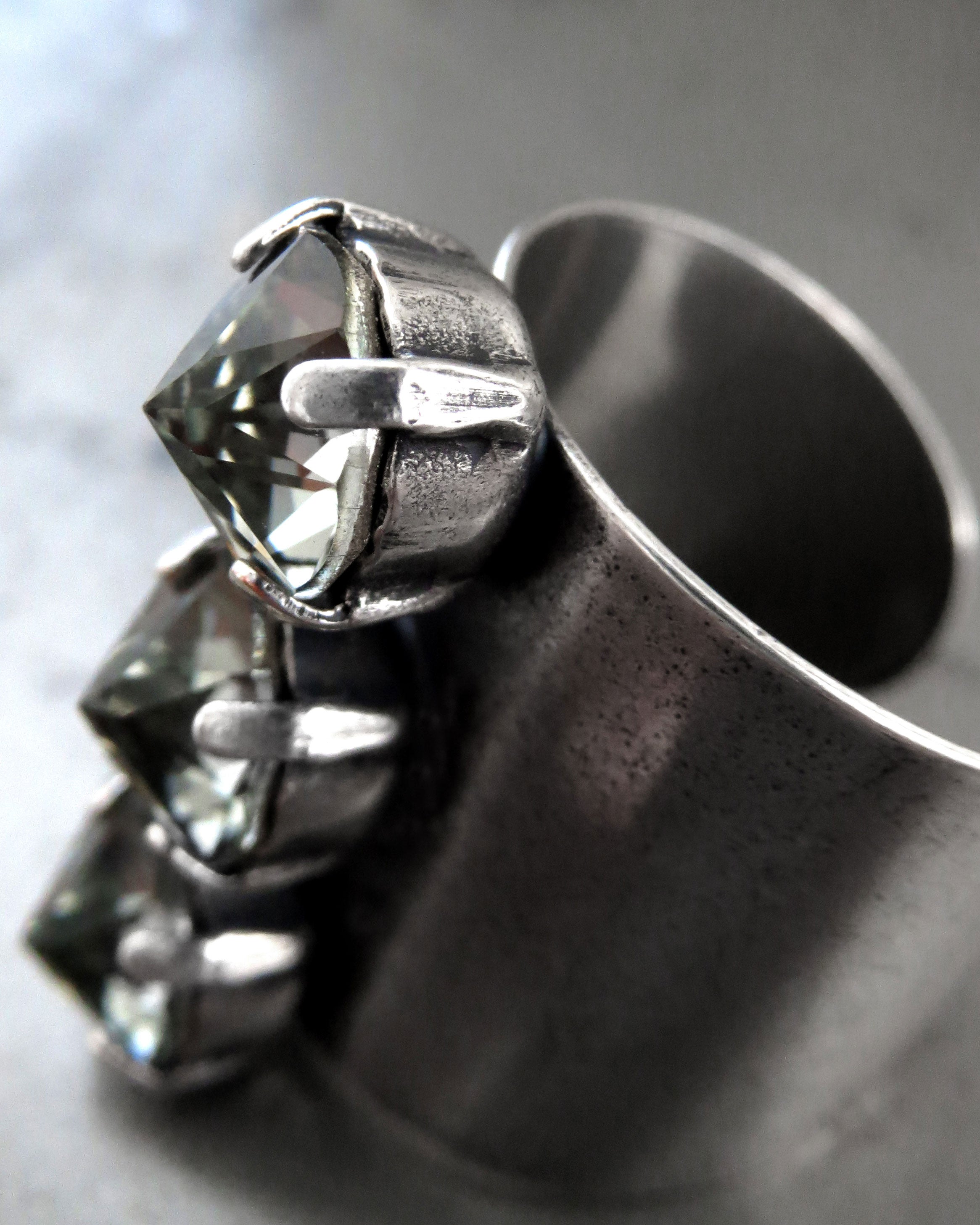 TOMBOY - Rhinestone Trio Ring with Black Diamond Crystals